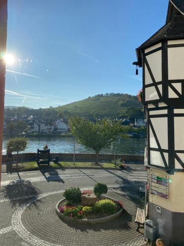 Zell Apartment | Ferienwohnung zentral an der Moselpromenade