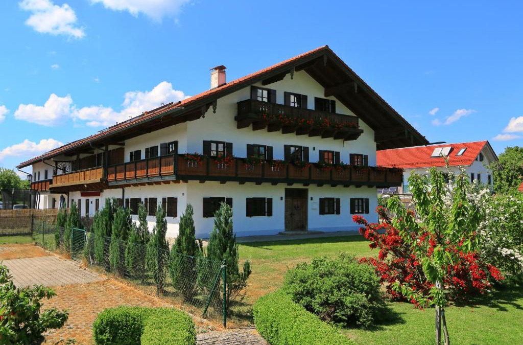Stephanskirchen Apartment | Ferienwohnungen am Simssee, Gutshof Alpenblick