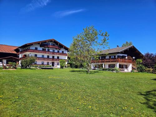 Gstadt am Chiemsee Apartment | Ferienwohnungen Loisenhof