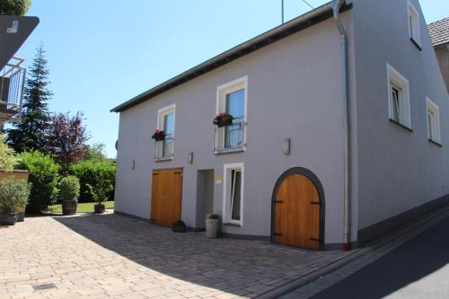 Nickenich Apartment | Ferienwohnungen Vulkaneifel