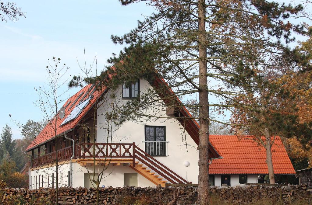 Burg-Kauper Apartment | Ferienwohnungen Zum Baumhaus