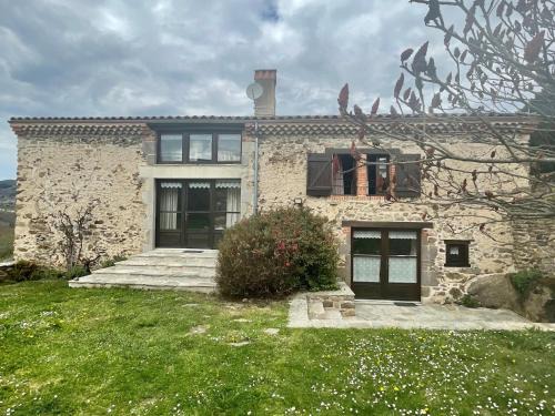 Saint-Ilpize House | Ferme rénovée, 3 chambres, cheminée - FR-1-582-207