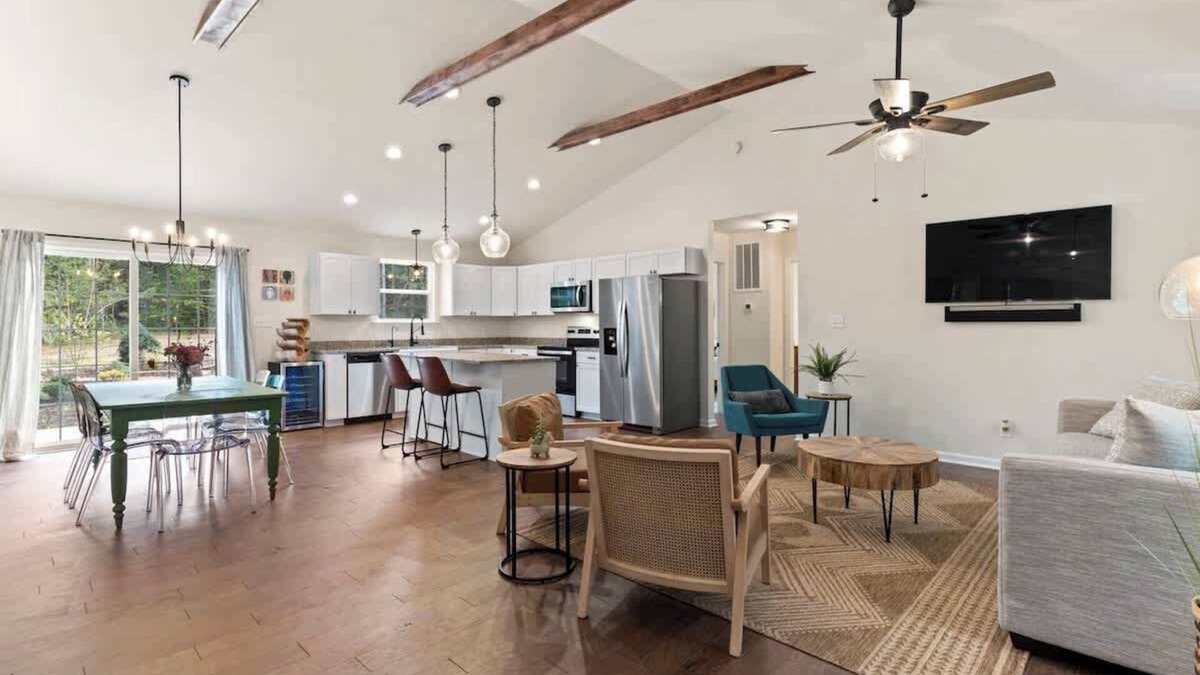 Cobham House | Fern Cottage Summary: