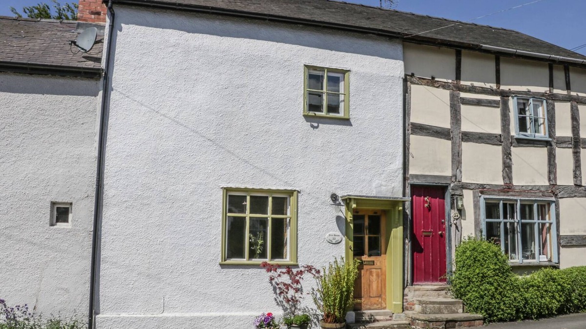 Leintwardine Cottage | FERN HOUSE, pet friendly, character holiday cottage in Leintwardine