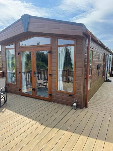 Stonham Aspal Other | Fern Lodge with Hot Tub