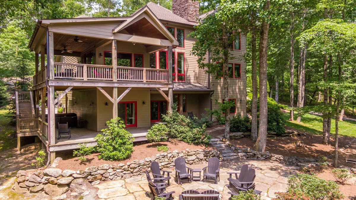 Blowing Rock House | Fern Ridge Lodge - Hiking and Lake Fishing, Hot Tub, Game Room, and More