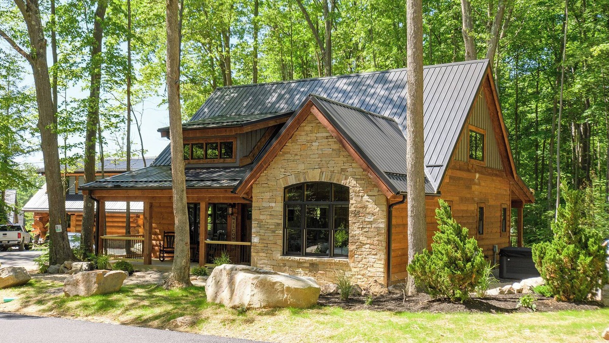 Oakland House | Ferndale: New, Lake Access w. Dock Slip, Hot Tub, Dogs OK