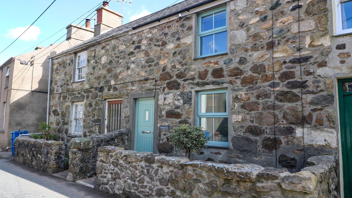 Llanbedrog Cottage | FERNDALE, pet friendly, country holiday cottage in Llanbedrog