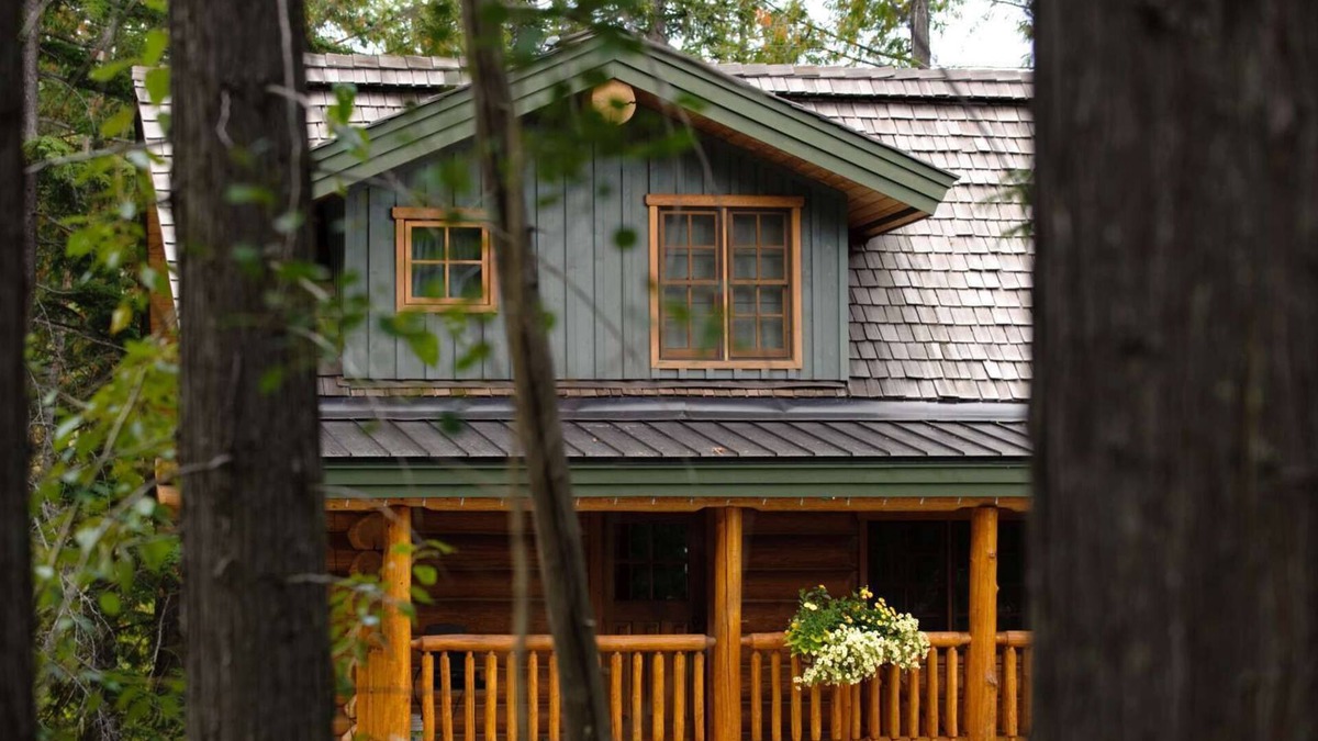 East Kootenay House | Fernie - Snow Creek Cabin #506