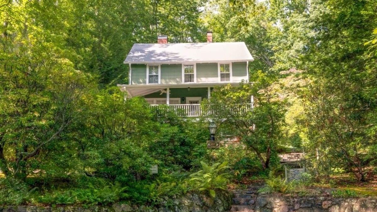 Montreat House | Fernledge | Peaceful & Pet-friendly 5BR Mountain Cottage