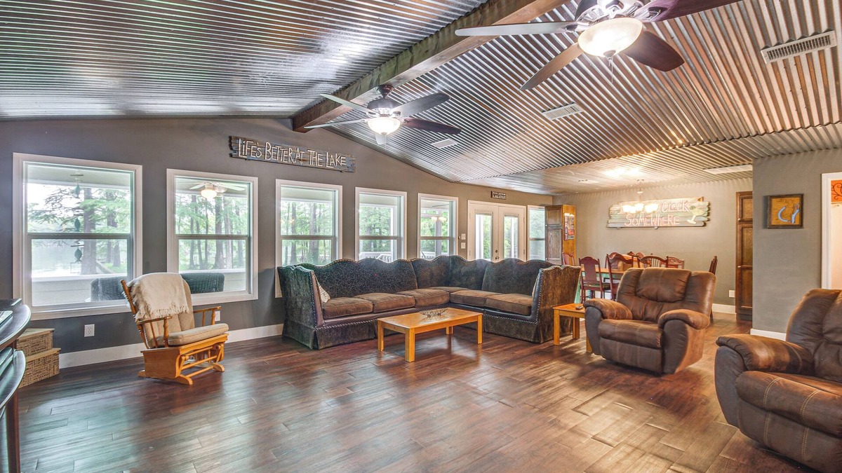 Ferriday House | Ferriday Lakehouse w/Private Dock, Deck, & Yard!