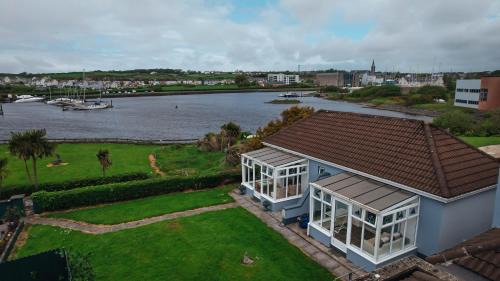 Kilrush Apartment | Ferry Lodge Cottage