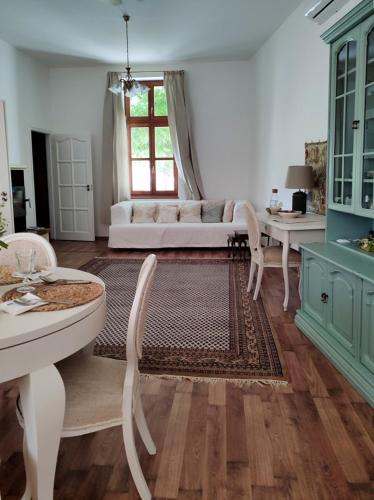 Szecseny Apartment | FeteKert Szécsény Apartmanok