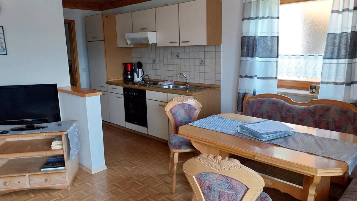 Lam Apartment | Fewo 2 für 4 Personen mit Bakon zur Südseite