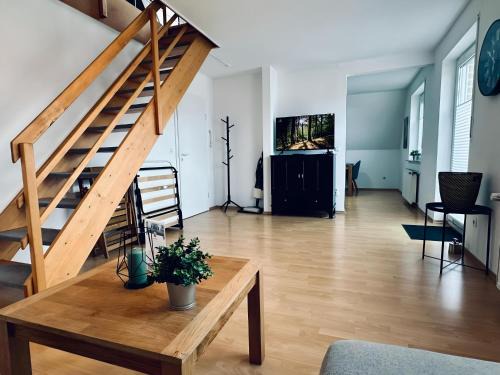 Rheine Apartment | FeWo Am Waldhügelsee Balkon & Naturblick