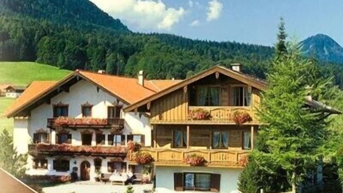 Ruhpolding Apartment | Fewo , Balkon, Kochnische, 2 Schlaf- und 1 Wohnzimmer, max 4 Personen