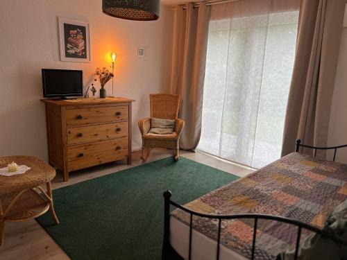 Brauel Apartment | FeWo Brauel am Nordpfad Zevener Geest - Ruhige, moderne 2 Zimmer Wohnung, Ladestation, Parkplatz, Wlan, Garten