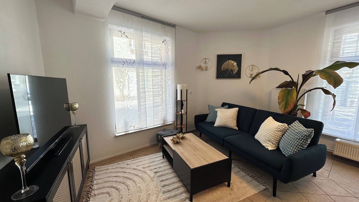 Naumburg Apartment | FeWo "Goldener Steiger" für 4 Personen im Zentrum von Naumburg 99% barrierefrei