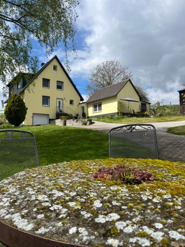 Ansbach Apartment | Fewo Haus Hutzelbuck in idyllisch-grüner Lage nähe AN