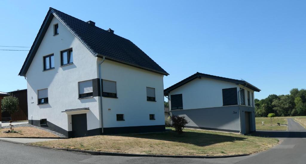 Hartlingen Apartment | FEWO Hof Elbbachtal