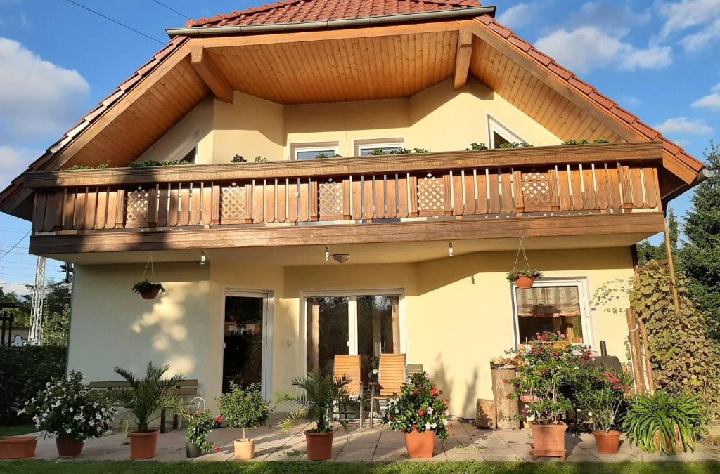 Oberhavel Apartment | FeWo Hohen Neuendorf bei Berlin mit Sauna und Fuß-SPA
