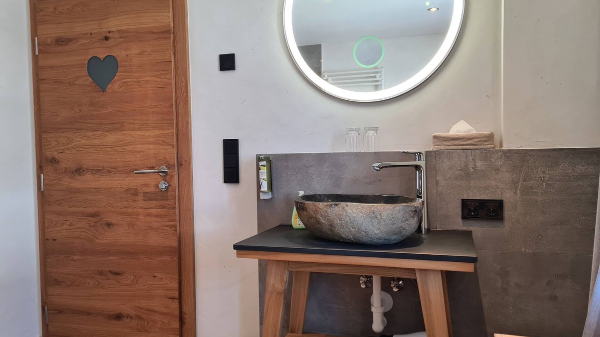 Untergrainau Apartment | Fewo Kreuzeck for 2 people with Zugpspitzblick