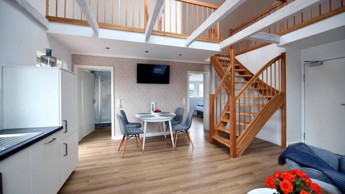 Toenning Apartment | FeWo Solskin - Over the roofs of Tönnings