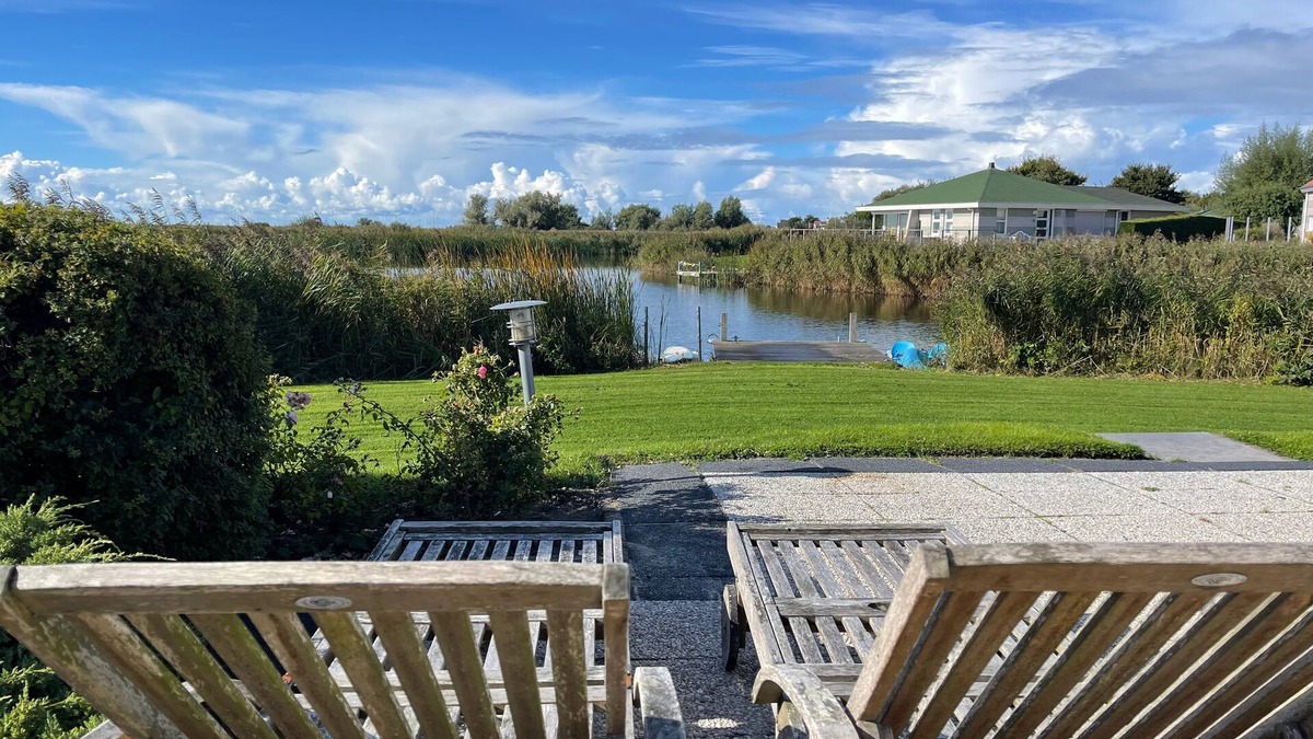 Makkum House | FH beautiful view and boat mooring/outdoor sauna and outdoor whirlpool