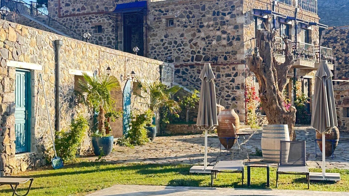 Karaburun Hotel | FİNTOZ BUTİKA