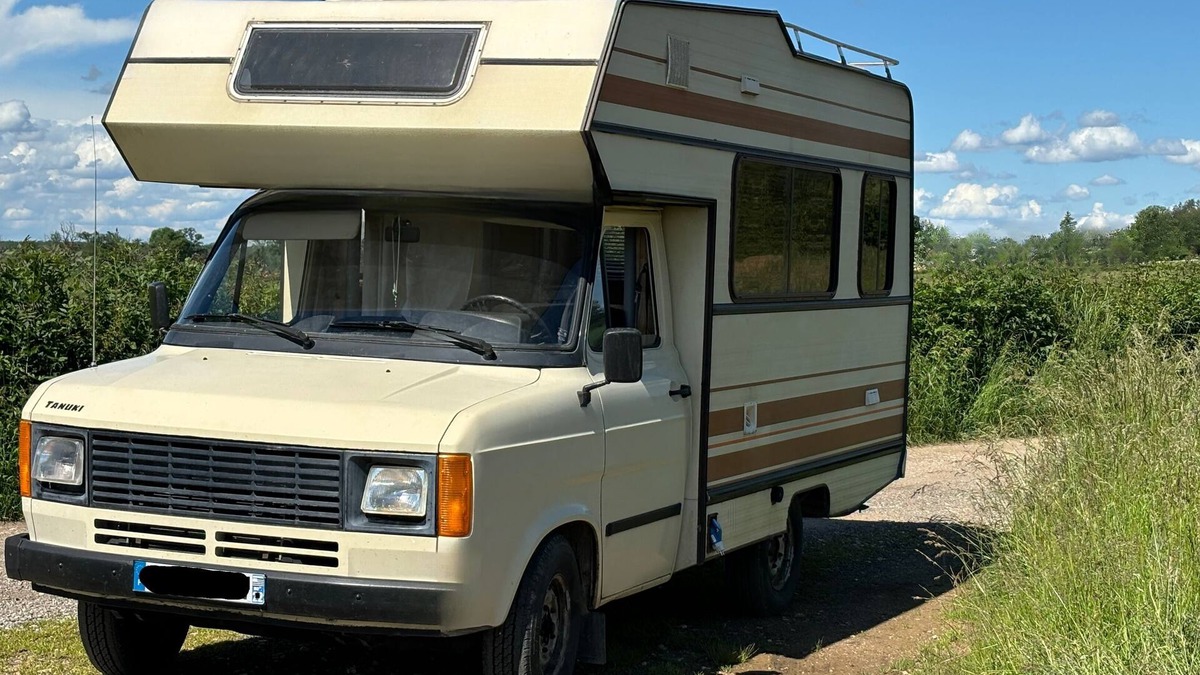 Romenay House | Ficelle, Nuitée en Camping-car Vintage