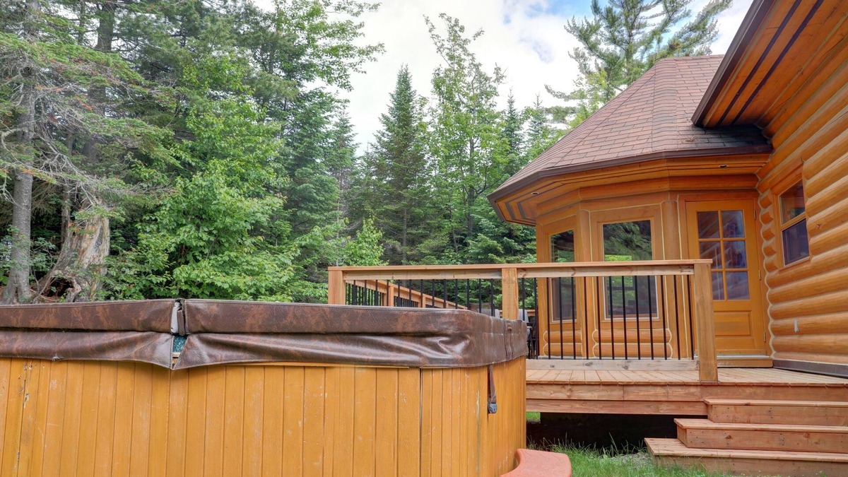Mille-Isles Ski Chalet | Fiddler Lake Resort Cabin 66 Rabbit