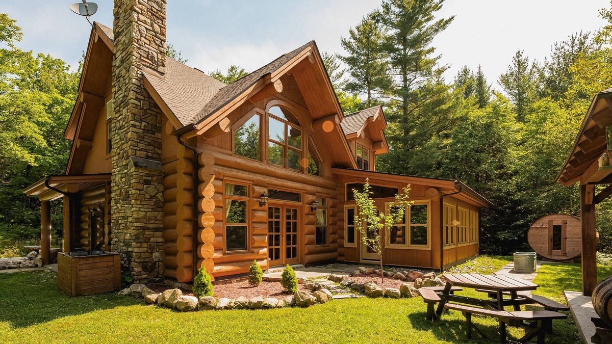 Fiddler Lake Resort House | Fiddler Lake Resort Chalet: Private Jacuzzi & Sauna