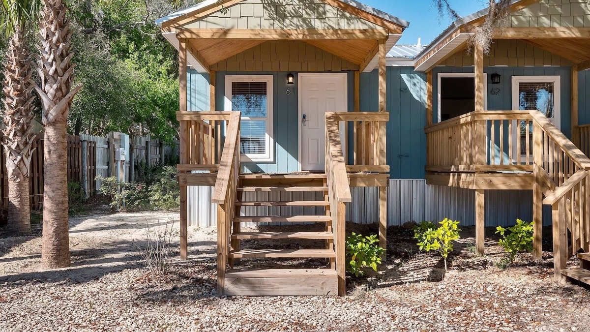 Steinhatchee Hotel | Fiddler's Restaurant and Resort