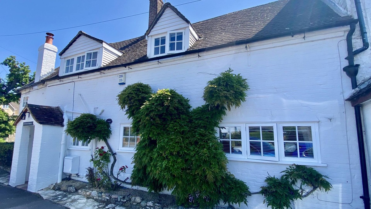 Hamworthy Cottage | Fiddlers Green -sleeps 4 guests in 2 bedrooms