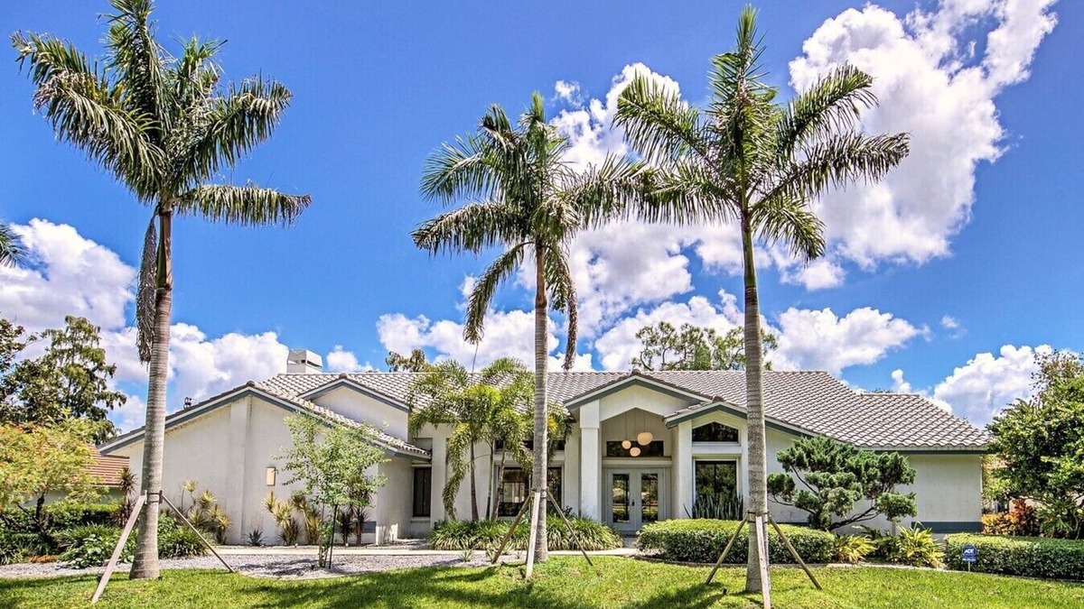 Biggar House | Fiddlesticks Country Club Modern 3 BR Home