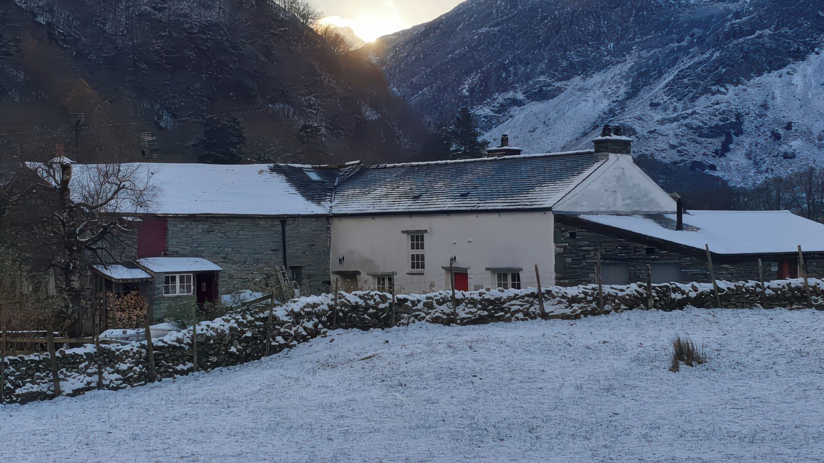 Borrowdale Cottage | FIELD HOUSE, family friendly, character holiday cottage in Keswick