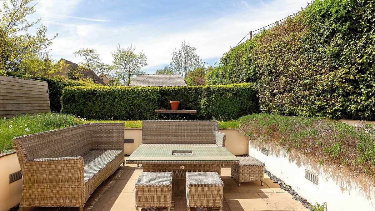 Kingham House | Field House-Stunning 3BD Home in Kingham