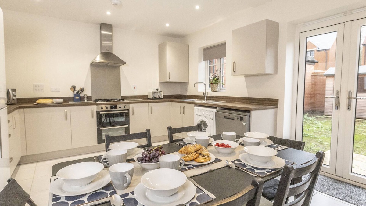 Brackley House | Field View House | Brackley Holiday Let | 3 Beds & Sleeps 6