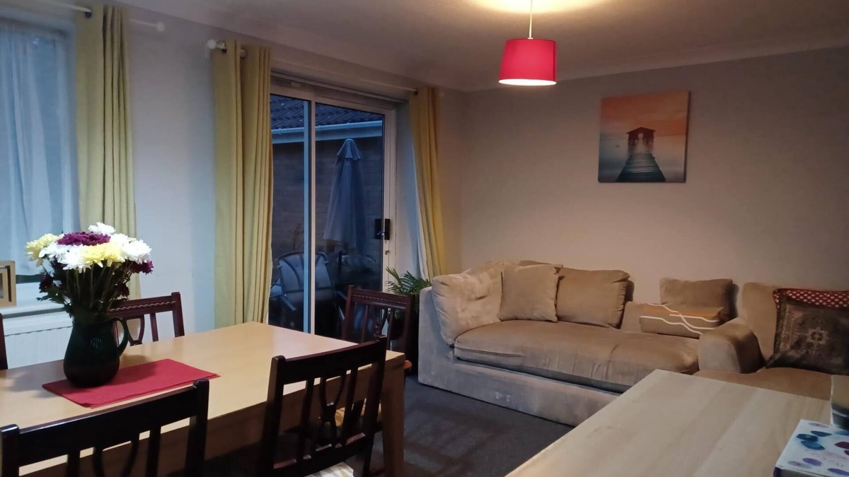 Luton Apartment | Fieldfare Green - Huku Kwetu (Luton)