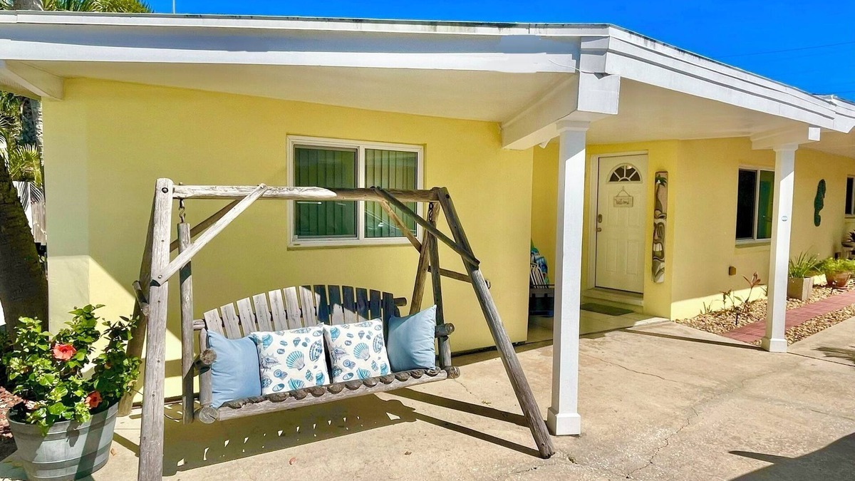 Cocoa Beach Cottage | Fiesta Flamingo Cottage Blocks to Beach & River ~ Kayaks and Bikes Provided!