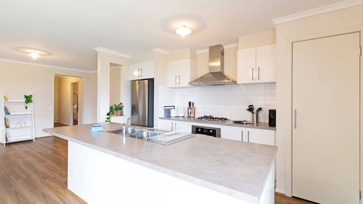 Elizabeth Downs House | Fiesta Retreat with 2 Living Areas, BBQ Space, and Prime Location Near Parks & Shopping
