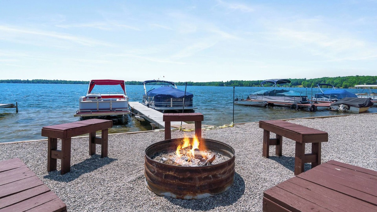 Mayfield Hotel | Fife Lake Lodge