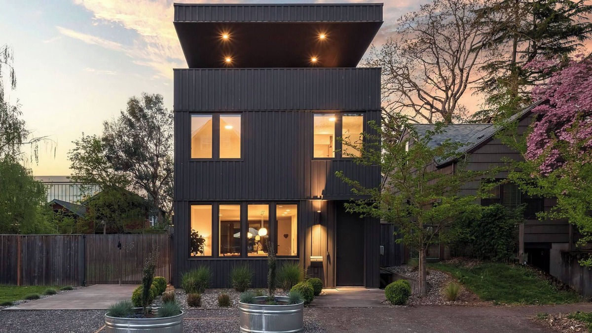 Overlook House | fifty windows I light filled getaway