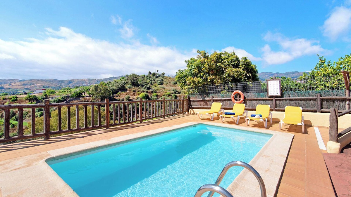 La Solana Villa | Finca Casa Rural Tinamar with Mountain View, Pool, Wi-Fi & Garden