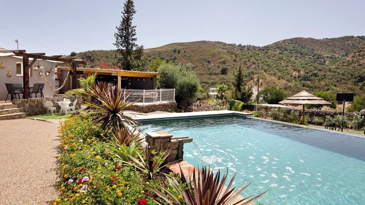 Fonte do Bispo Villa | Finca "Quinta do Silêncio T2" with Mountain View, Shared Pool & Wi-Fi
