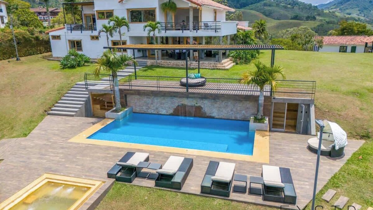 Calima House | Finca San Antonio - Stunning Luxury by Lago Calima