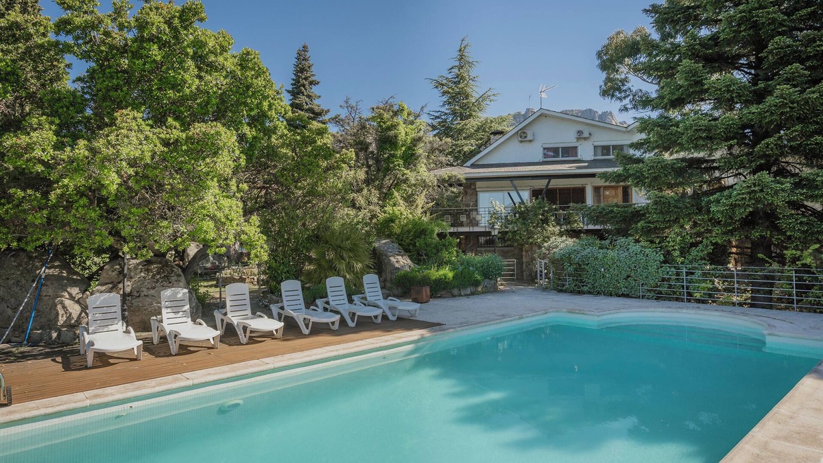 Valdemanco House | Finca 'Villa Karina' with Mountain Views, Private Pool and Wi-Fi