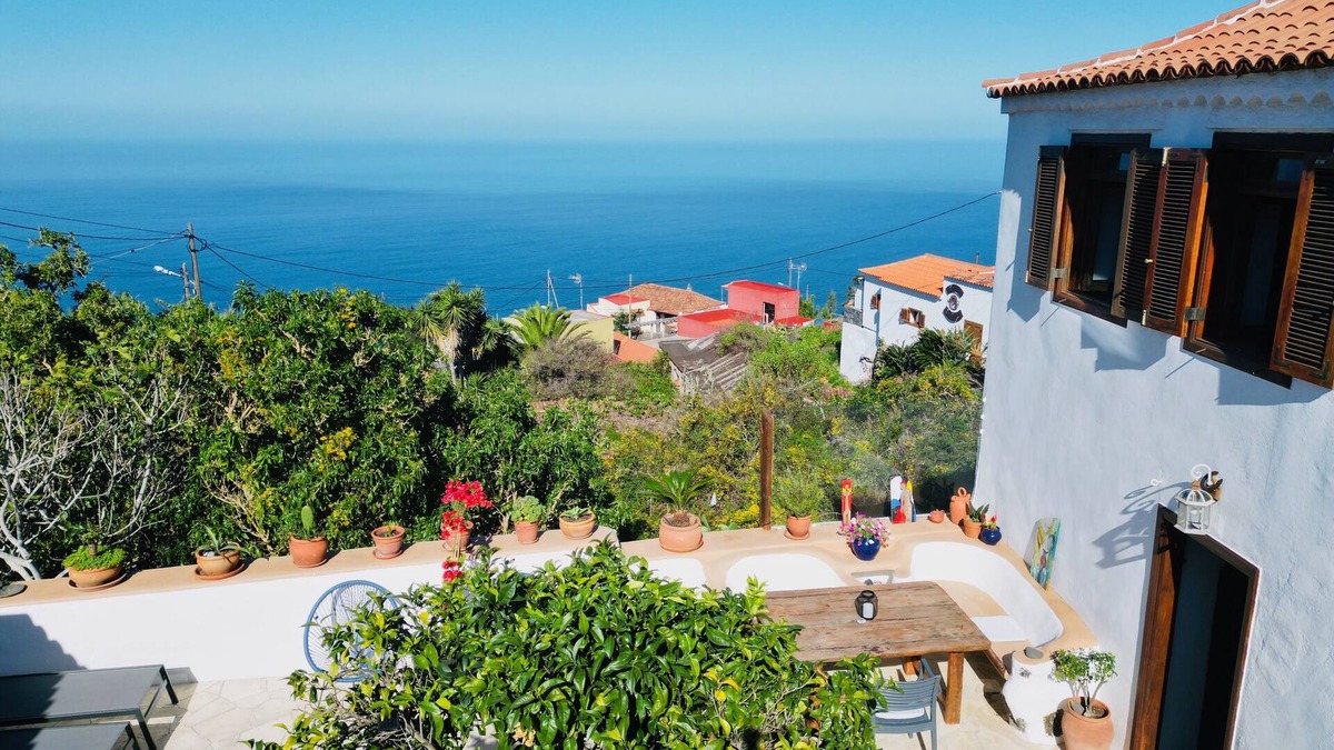 El Tanque House | Finca with jacuzzi and sea view