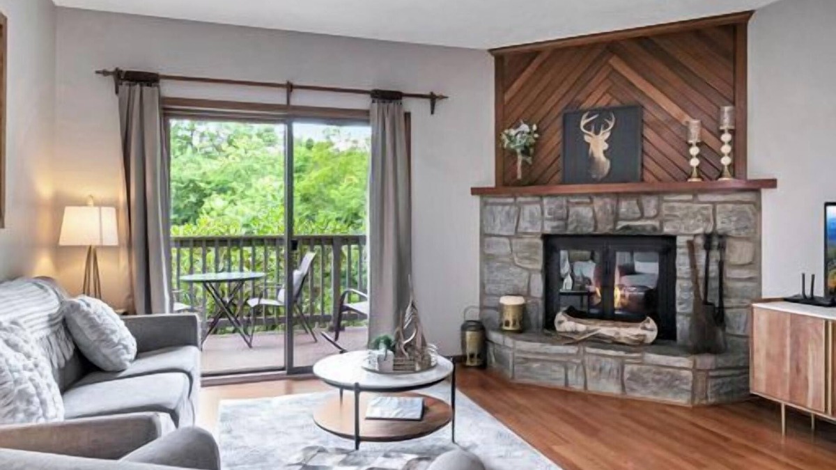 Blowing Rock Condo | Finch 3 | Fireplace, Restaurant, Pool, Spa