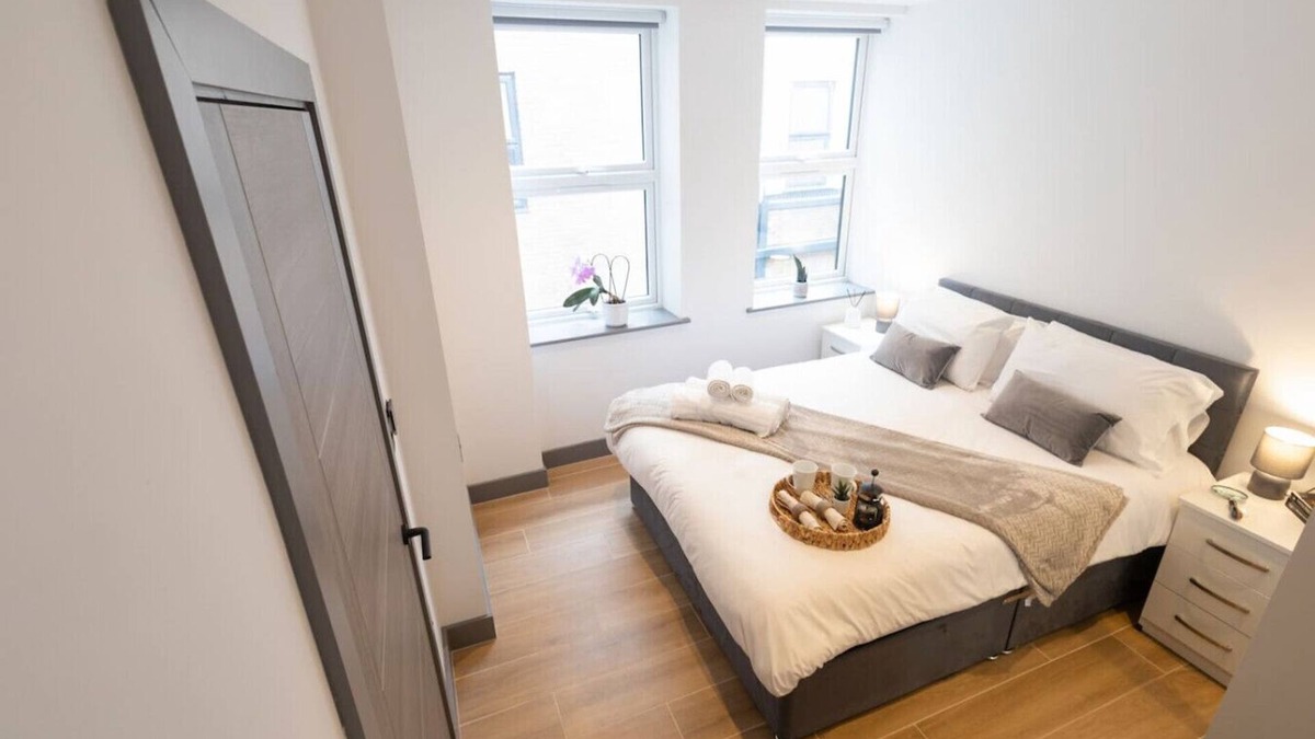 West Finchley Apartment | Finchley 2B/2B Fast Wi-Fi Bus 2min